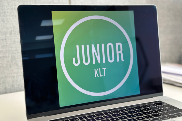 Junior KLT logo näytöllä